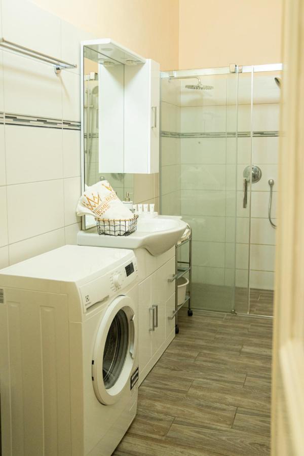 Helen Homestay Vaclavske Namesti Prague Exterior photo