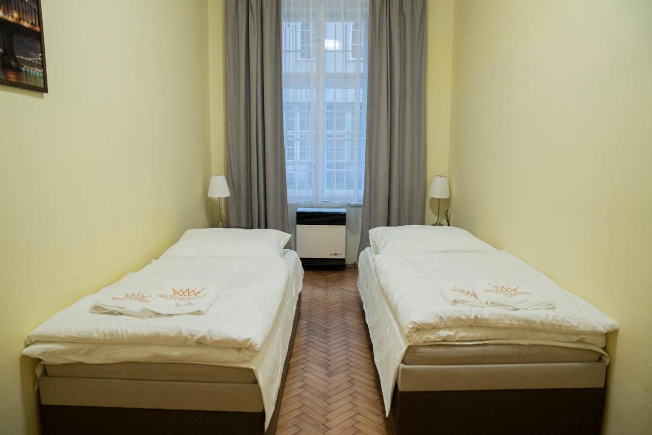Helen Homestay Vaclavske Namesti Prague Exterior photo